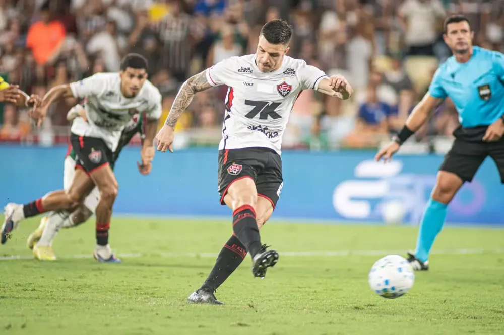Viória empata com o Fluminense no Marcacanã, jogando muita bola