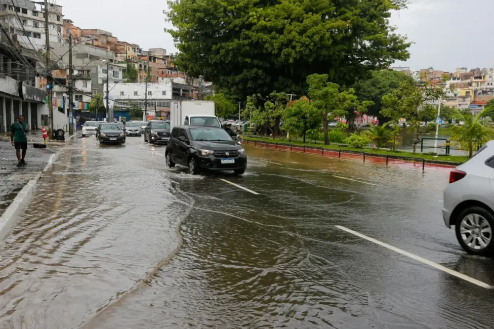 Inmet eleva alerta para perigo de chuvas intensas em Salvador e outras 44 cidades baianas